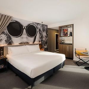 Corner King Room